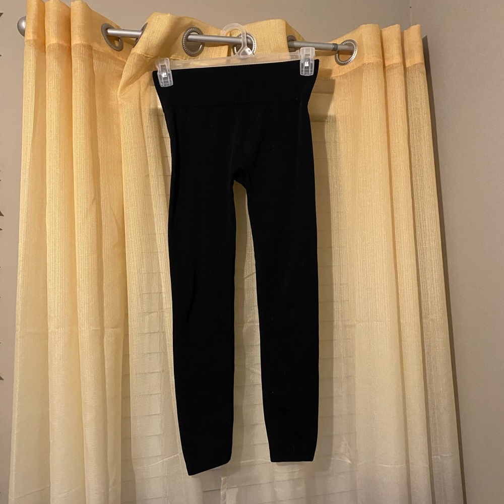 BLACK LEGGINGS